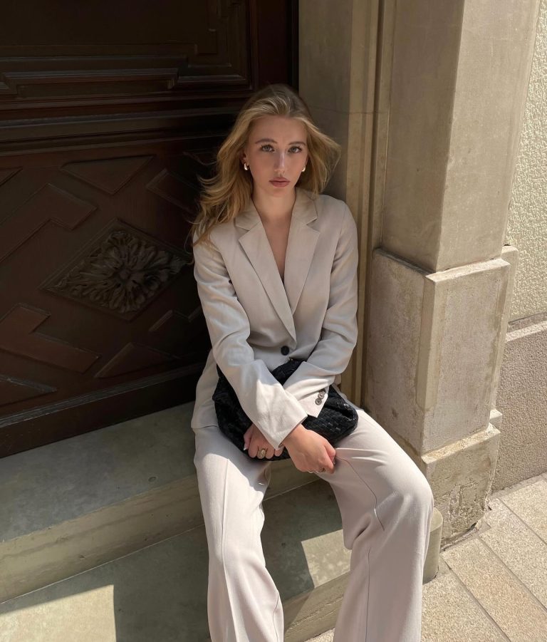Nailing the Perfect Look for My Formal Photoshoot