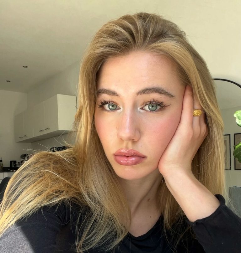 Curating My Everyday Minimalist Makeup Look